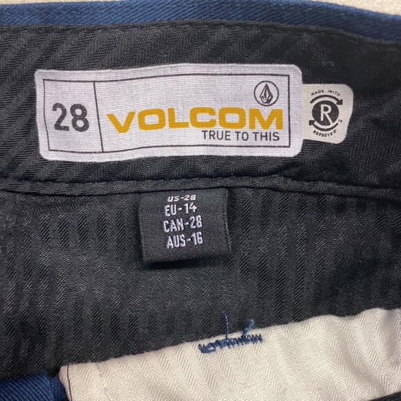 Volcom shorts - Picture 3 of 3